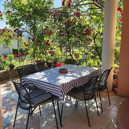 Apartment With Parking Space Kastel Stari, Kastela - 24406